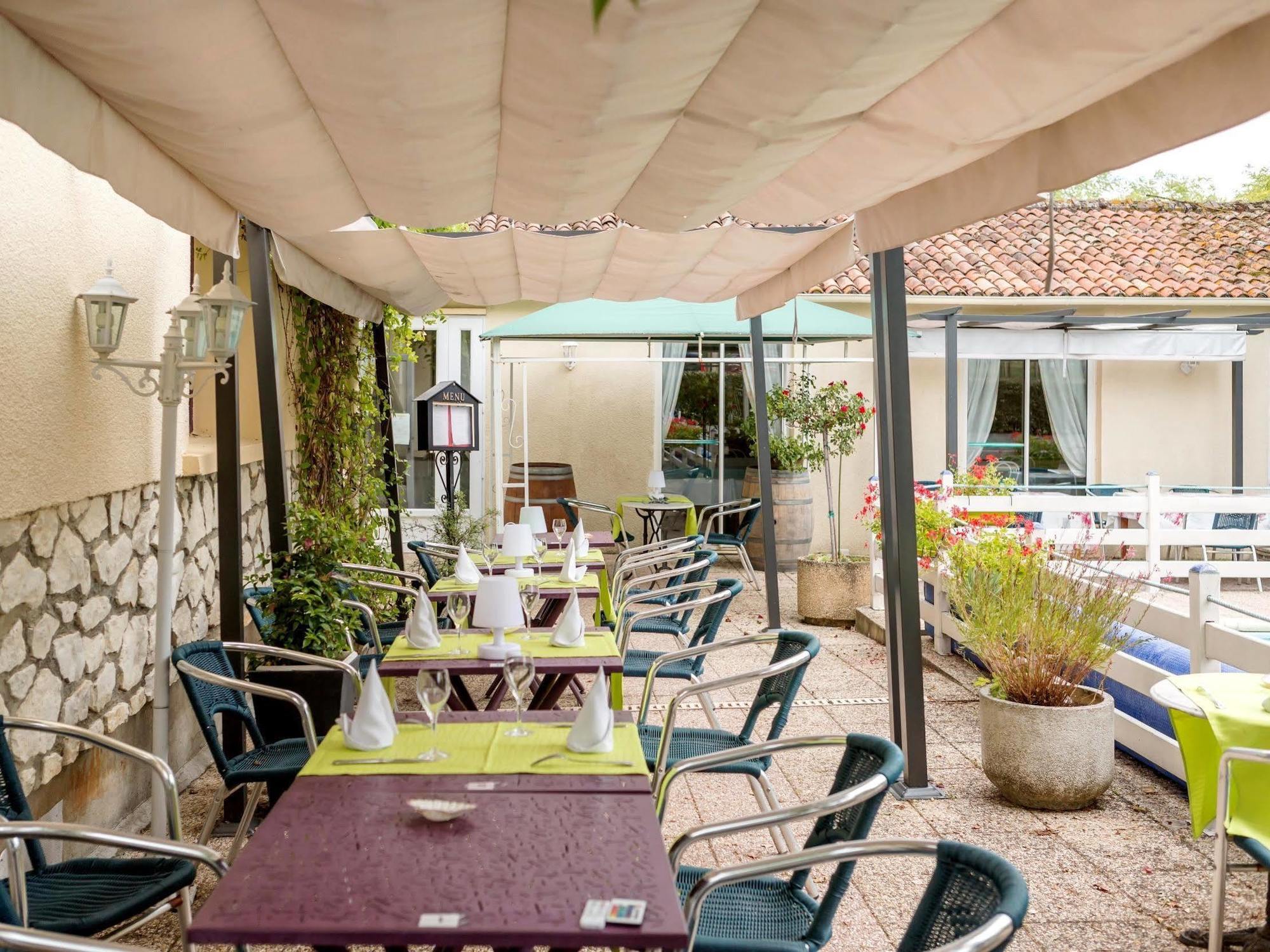 Hotel Restaurant La Braisiere Saint-Romain  Exterior photo