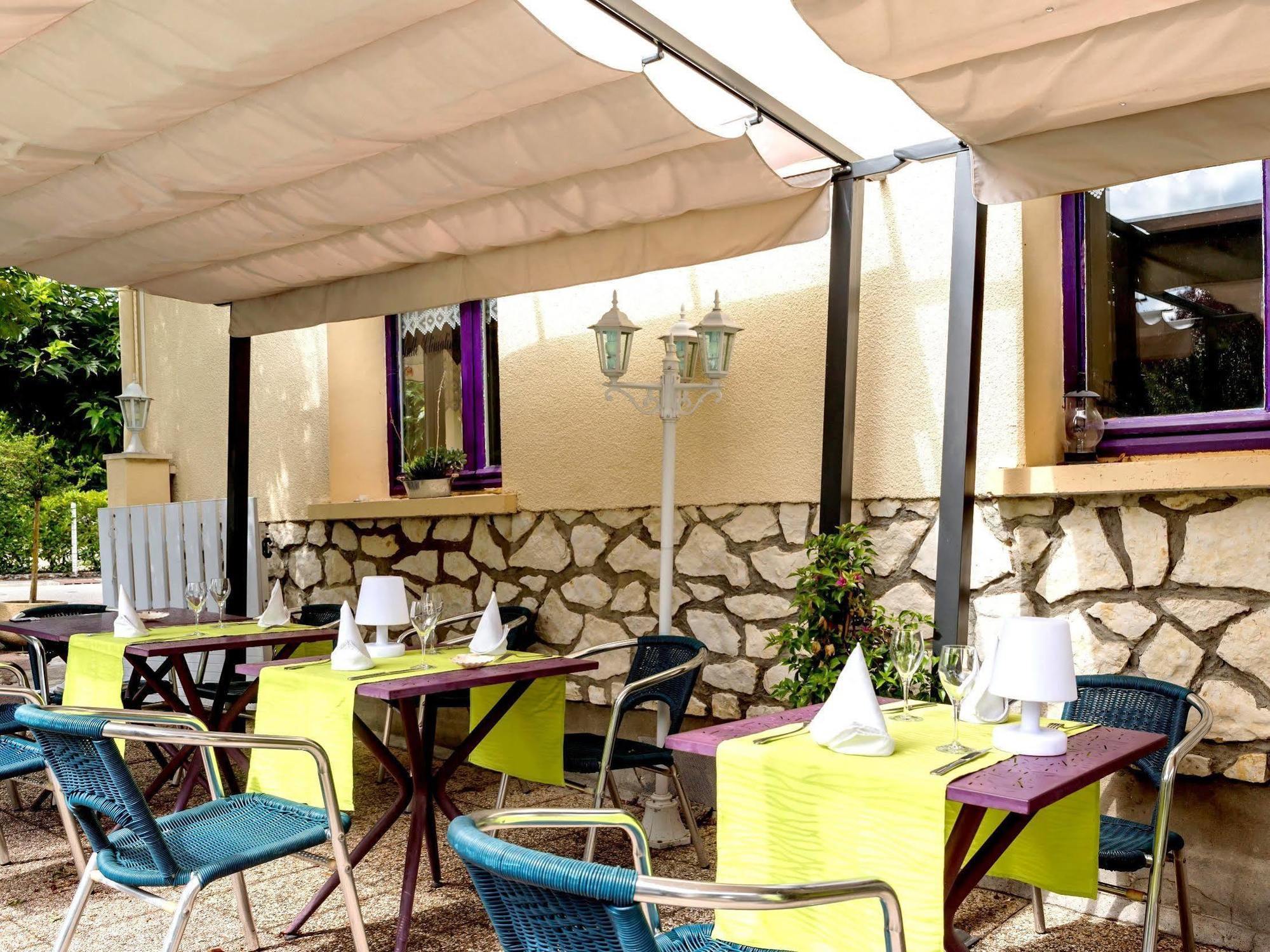 Hotel Restaurant La Braisiere Saint-Romain  Exterior photo